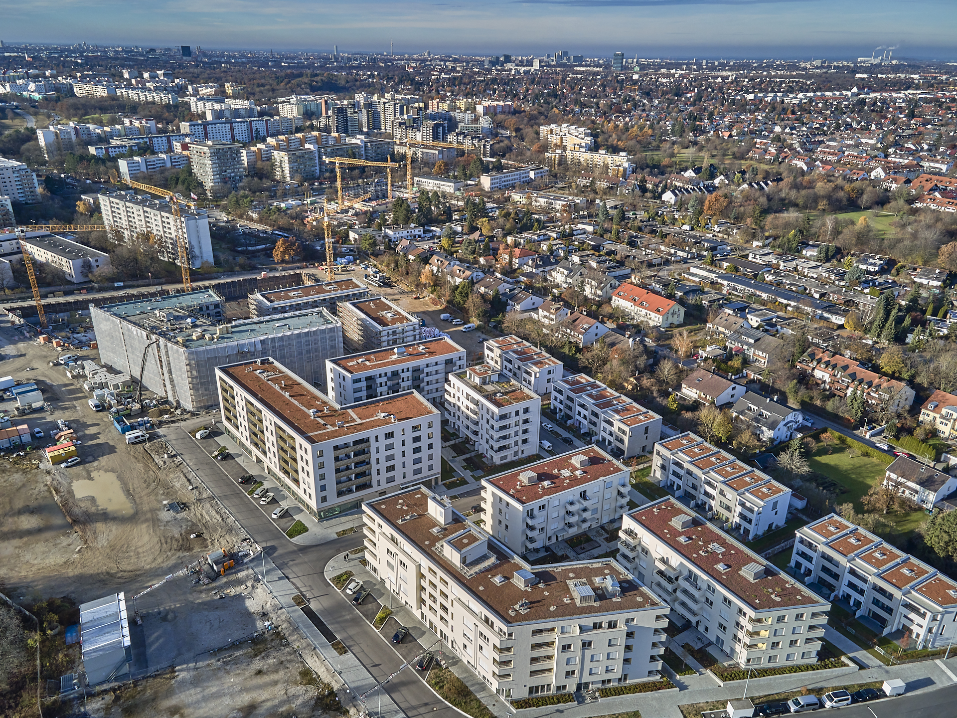 19.11.2021 - Luftbilder von der Baustelle Alexisquartier und Pandion Verde in Neuperlach 19.11.2021 - Luftbilder von der Baustelle Alexisquartier und Pandion Verde in Neuperlach
